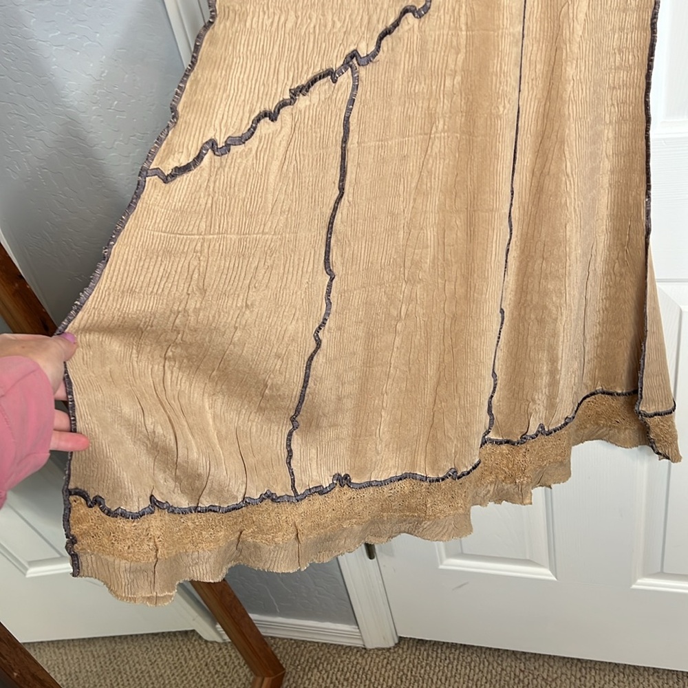 Komarov tan lace midi dress size small stretchy & comfortable - Picture 11 of 15